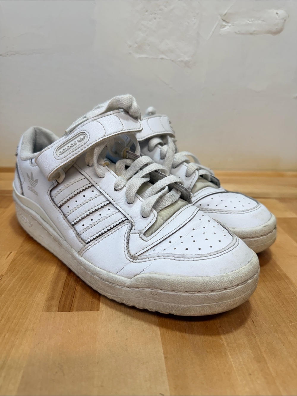 white Adidas Forum Low used 6.5 - Picture 3 of 8